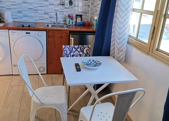 Central Luminous Cute Studio By The Beach & Harbour