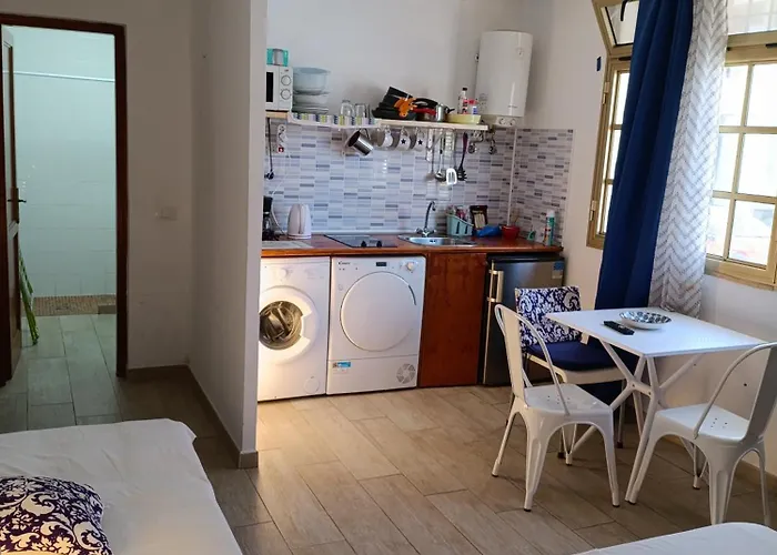 Central Luminous Cute Studio By The Beach & Harbour